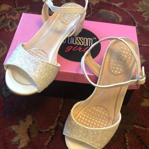 VGUC White Glitter de blossom girl Dress Shoes